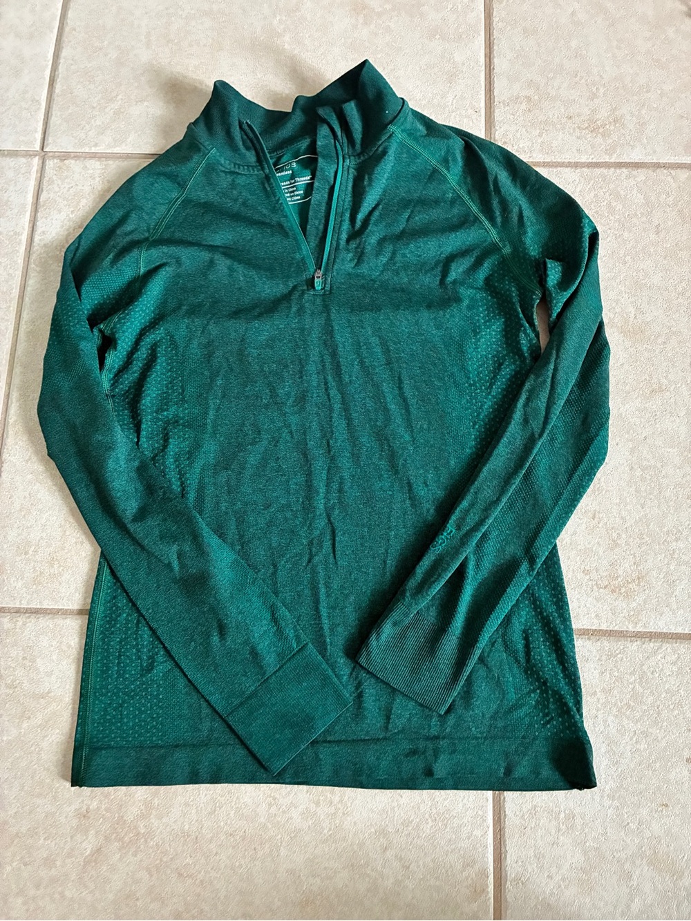 Figs women’s Quarter-Zip Pullover - Hunter green